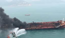 Thông tin mới vụ cháy tàu chở dầu ở Hong Kong khiến 2 người vẫn mất tích